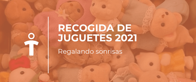 Orange-tinted photo of stuffed toys with a charity flyer displaying 'Recogida de juguetes 2021' and 'Regalando sonrisas'.