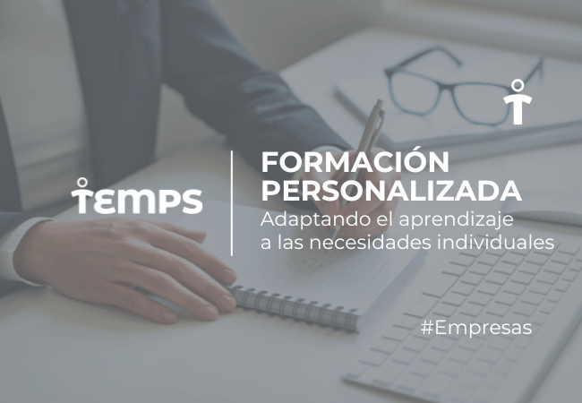 EMPRESAS Banner promoting personalized training for businesses with a person writing in a notebook beside a laptop; overlay reads "FORMACIÓN PERSONALIZADA" and slogan in Spanish.