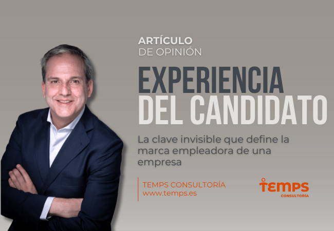 Hombre sonriente en traje azul a la izquierda; portada del artículo de opinión 'Experiencia del Candidato'.